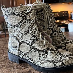 Coconuts snakeskin tie up booties new size 7